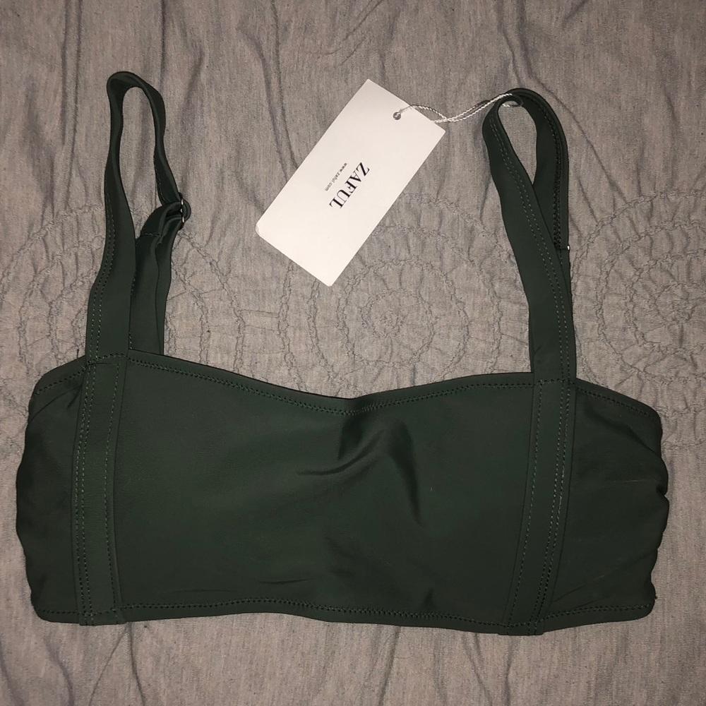 ZAFUL Size M Bikini Top. NWT.